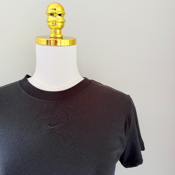 Nike Slim Fit Tee in Black, Sz M (NWT) - Picture 2 of 4